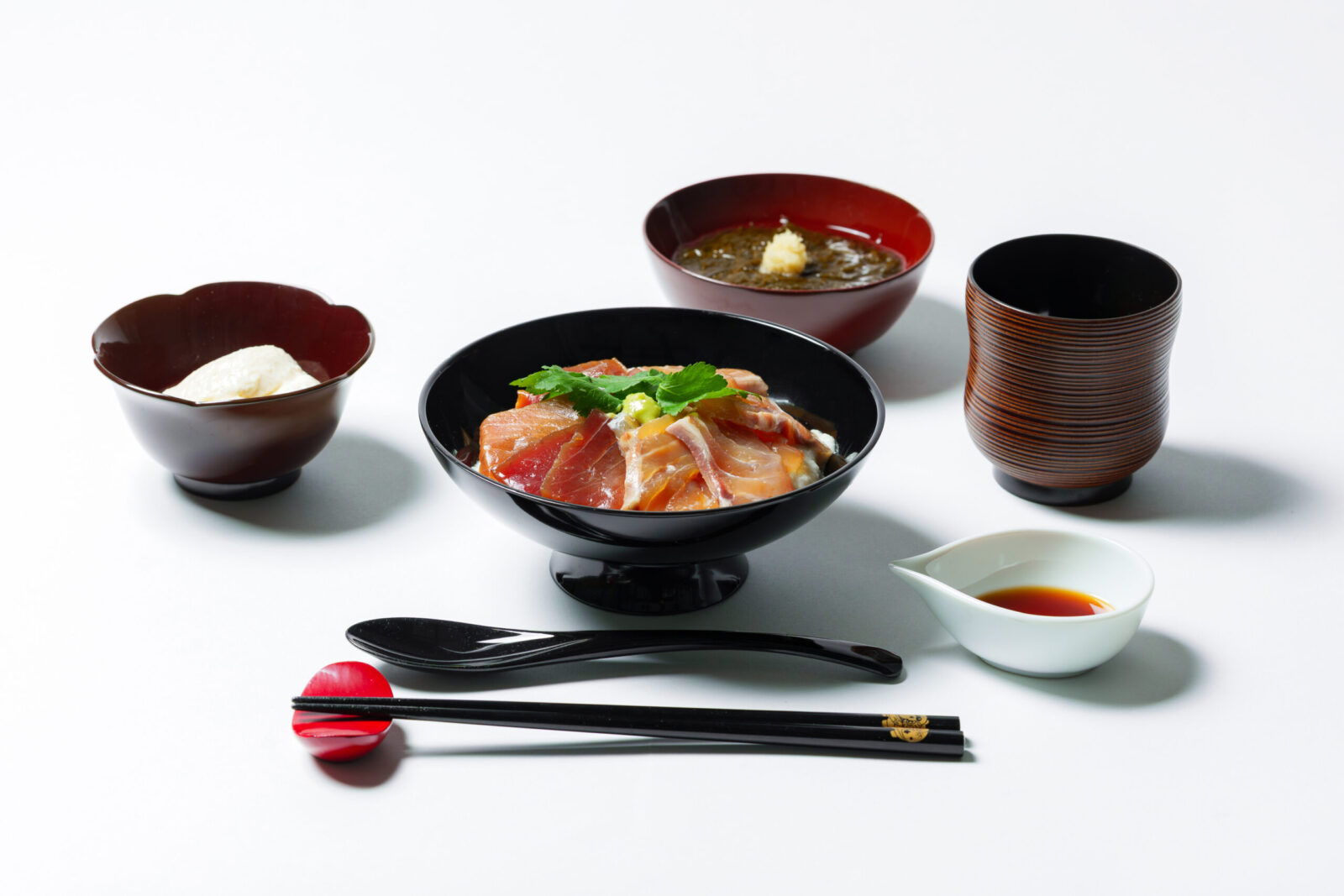 まぐろ・すずき相盛り丼